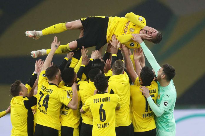 Tak Niemcy żegnają Piszczka. Polak nie krył wzruszenia [WIDEO]