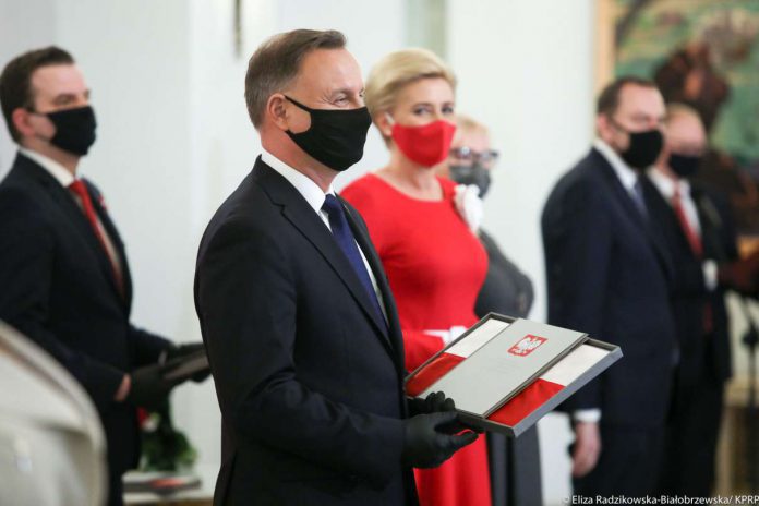 Rezurekcja zamiast insurekcji. Prezydent przyznał się do błędu