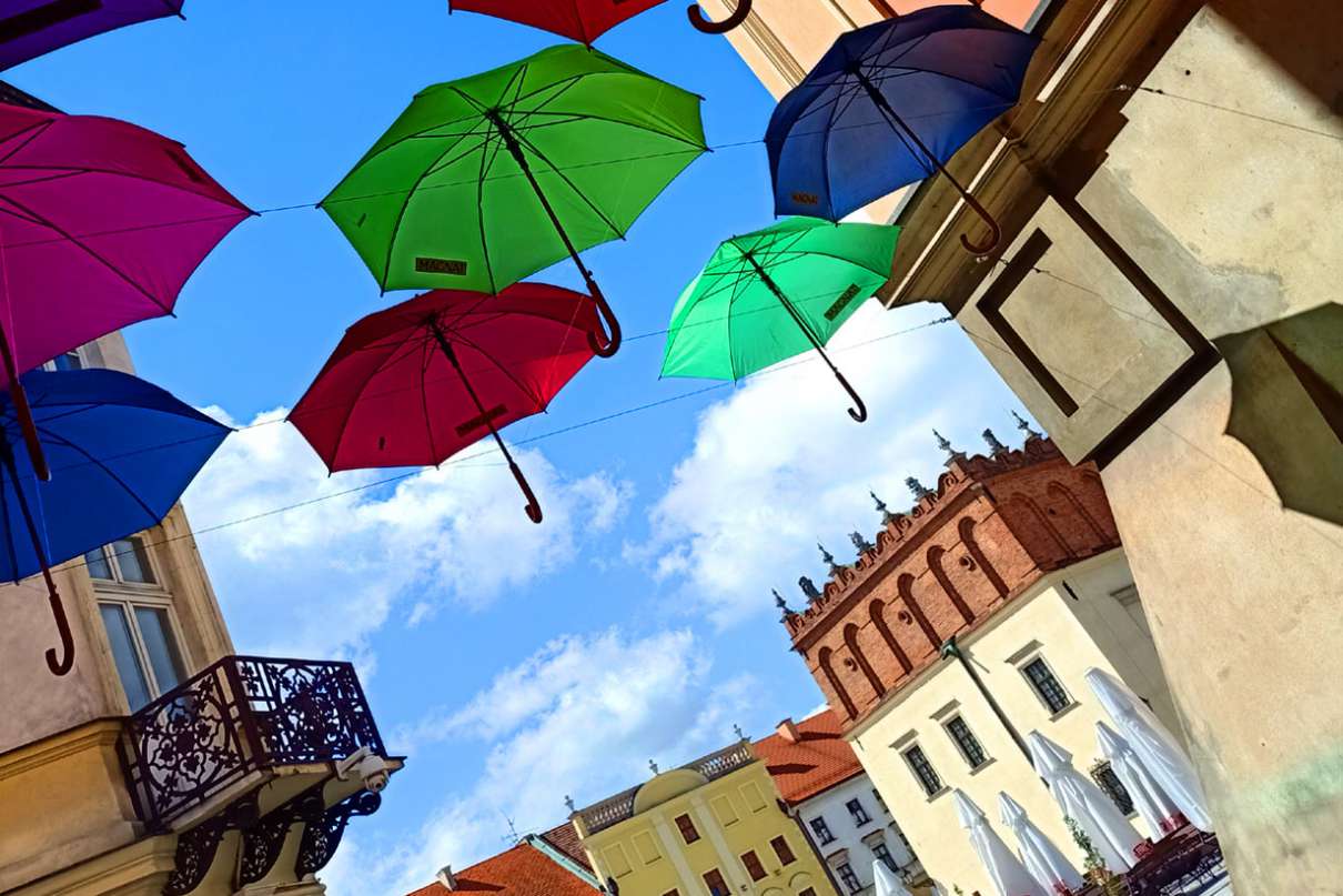 Parasolki na ul. Piekarskiej Parasolki na ul. Piekarskiej