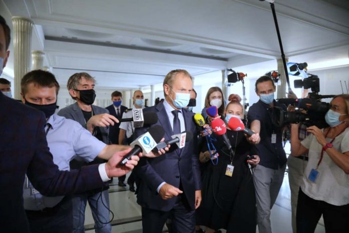 Donald-Tusk-Platforma-Obywatelska Donald Tusk o TVP Info: Dojdzie do strasznych rzeczy