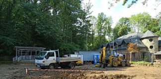 Budowa tężni solankowej w sierpniu