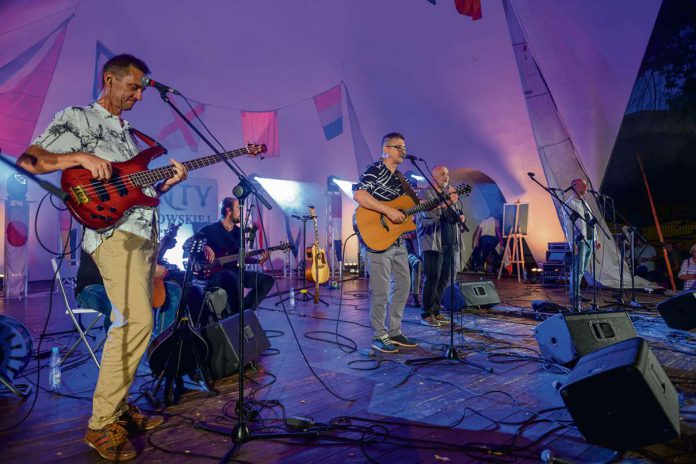 Koncert dla dorosłych i żeglarskie spotkanie dla najmłodszych