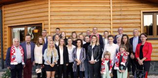 Parlamentarzyści i przedsiębiorcy spotkali się z piłkarkami Tarnovii