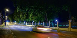 Mieszkańcy osiedla Piaskówka narzekają na piratów drogowych, którzy urządzają nielegalne wyścigi na ul. Piłsudskiego