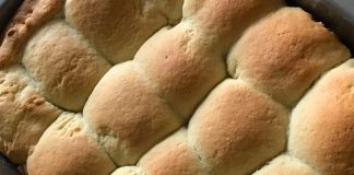 Szarlotka z ćwiartek jabłka