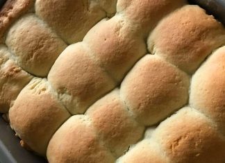 Szarlotka z ćwiartek jabłka