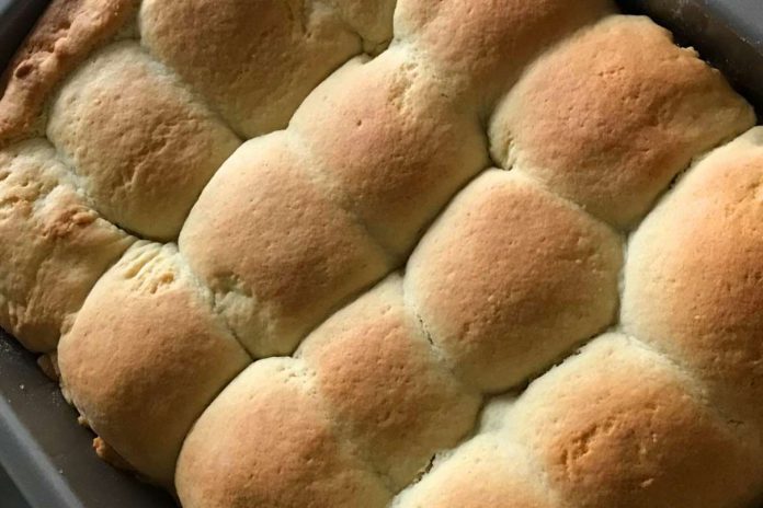 Szarlotka z ćwiartek jabłka