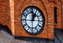 Wkraczamy w czas letni… Katedra zegar