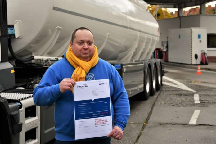 Prezes MPK Wrocław wystawił fakturę Jackowi Sasinowi