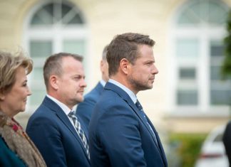 Rafał Trzaskowski: Rządzący chcą zabrać nam pieniądze