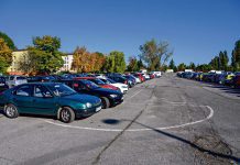 zespół nowoczesnych biurowców na dawnym placu targowym