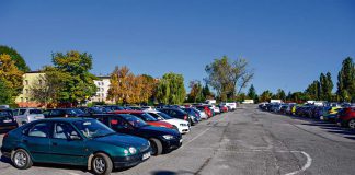 zespół nowoczesnych biurowców na dawnym placu targowym