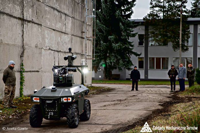 Autonomiczny pojazd kołowy do zadań rozpoznawczych i bojowych Perun