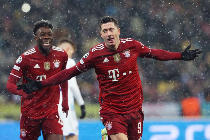 Piłka nożna. Lewandowski zjawił się w ośrodku treningowym Bayernu. Co z transferem do Barcelony?