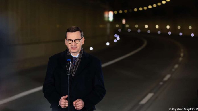 Morawiecki o słowach Tuska: Zalał Polskę falą hejtu