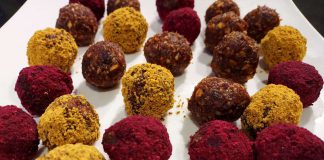 Trufle w kolorowych pudrach