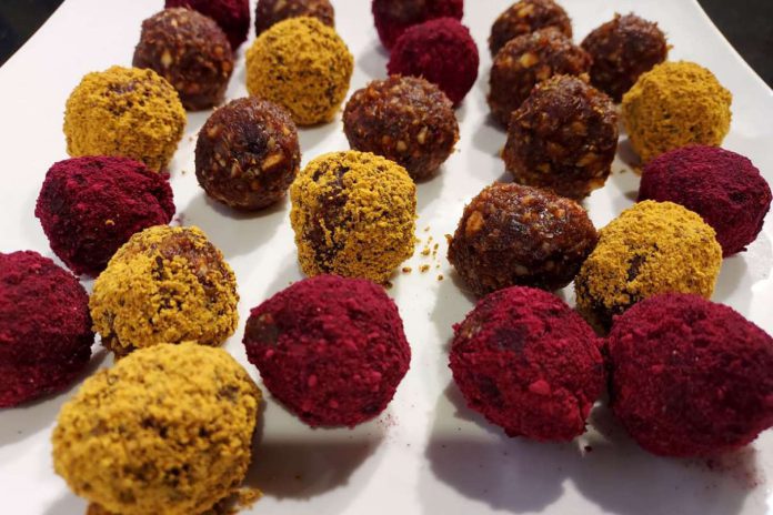 Trufle w kolorowych pudrach Trufle w kolorowych pudrach