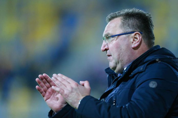 Czesław-Michniewicz Piłka nożna. Czesław Michniewicz: Jesteśmy faworytem w meczu z Rosją