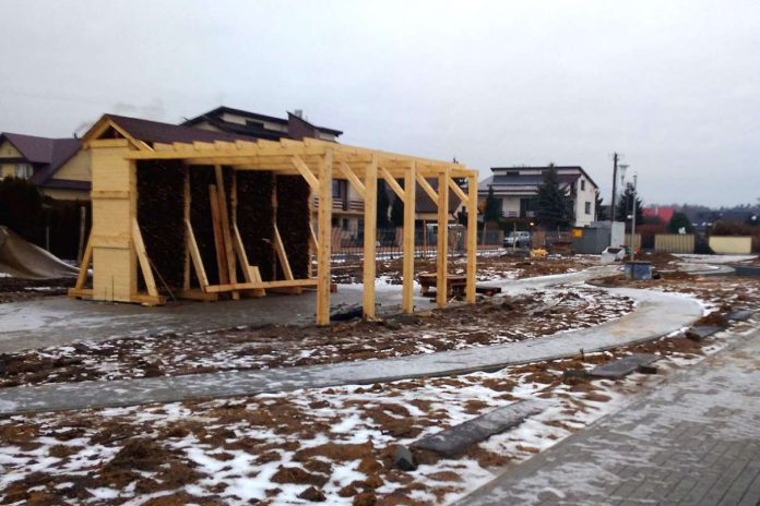 Tężnia w Woli-Rzędzińskiej budowa