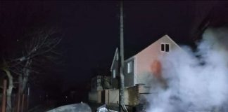 Atak Rosji na Ukrainę. Zestrzelone rosyjskie samoloty spadają na budynki mieszkalne [WIDEO]