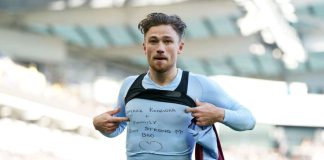 Piłka nożna. Matty Cash z dedykacją dla Tomasza Kędziory i jego rodziny, którzy przebywają w Kijowie