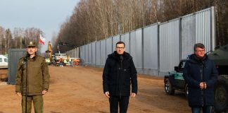 Premier w Kuźnicy: Polska granica to świętość