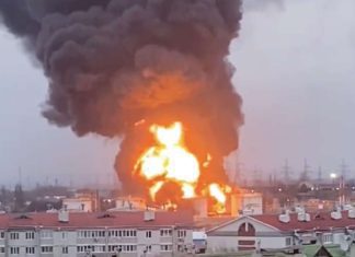 Biełgorod. Magazyn ropy naftowej w ogniu [WIDEO]