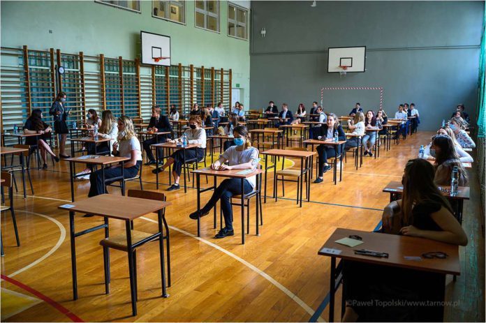 Matura 2022 coraz bliżej. Tylu absolwentów tarnowskich szkół przystąpi do egzaminu dojrzałości