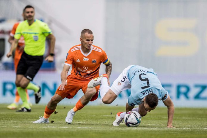 Bruk-Bet-Termalica-Nieciecza-Piast-Gliwice PKO BP Ekstraklasa. Bruk-Bet przegrywa arcyważny mecz. „Słonie” muszą liczyć na cud