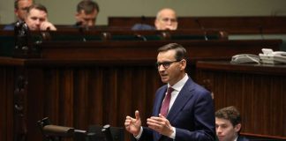 Premier: Ściągamy węgiel z wielu krajów