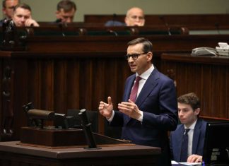 Premier: Ściągamy węgiel z wielu krajów
