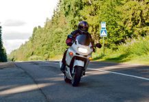 Pełni brawury motocykliści zostaną łatwo zidentyfikowani