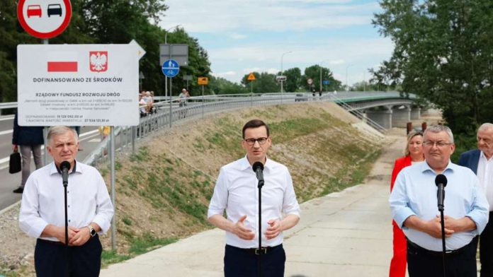 Premier w Ostrowie: Dziękuję wszystkim, którzy przyczynili się, żeby ten most służył mieszkańcom