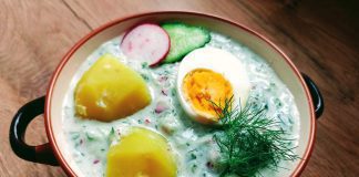 Chłodnik ogórkowy z rzodkiewką na kefirze