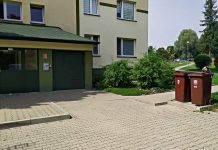 Mieszkańcy Osiedla Zielonego mają bioodpady pod oknami i smród na osiedlu Mieszkańcy Osiedla Zielonego skarżą się na zapach dobiegający z pojemników na śmieci