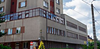 Nadal wielu petentów musi osobiście odwiedzać placówkę ZUS w Tarnowie