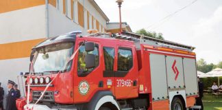 Nowy wóz strażacki. Przyda się na autostradę A4