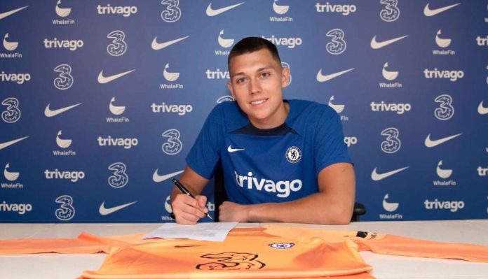 Piłka nożna. Oficjalnie: Gabriel Slonina piłkarzem europejskiego giganta!