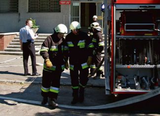 Strażacy zamieszani w obronę chrześcijan