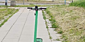 Tarnów - porzucone hulajnogi