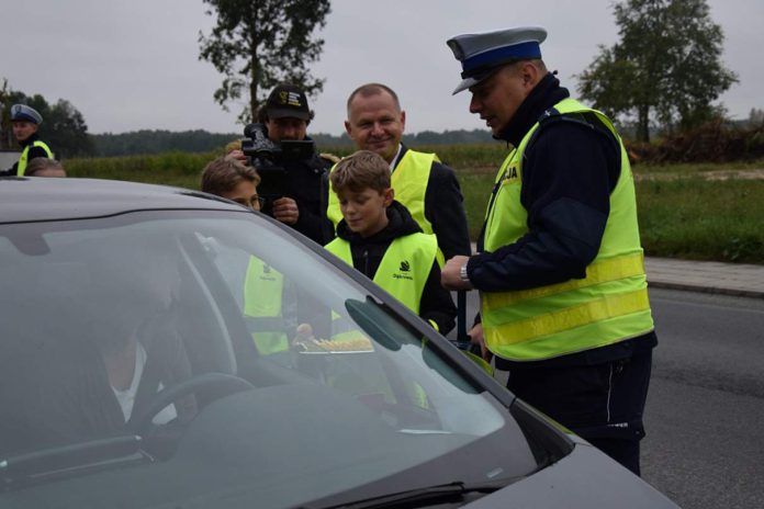 Jabłka i cytryny od dzieci dla kierowców