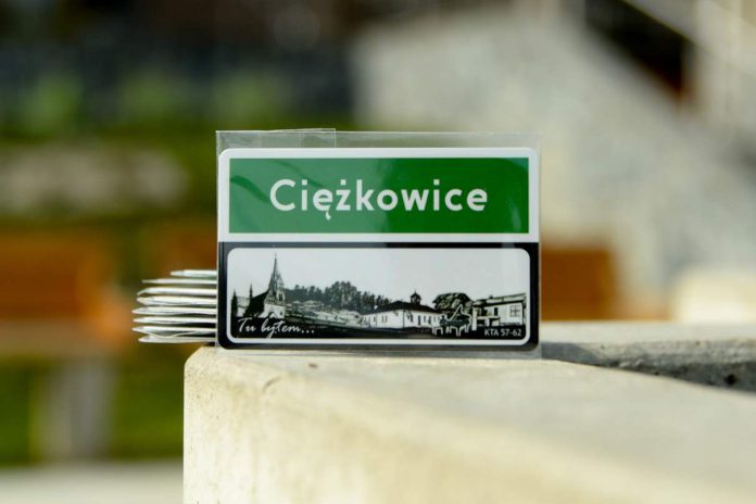 Magnes Turysty nową pamiątką dla odwiedzających Ciężkowice