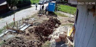 Młodzi chuligani przewrócili toi toia