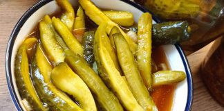 Sałatka z ogórków i curry