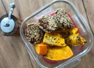 Pieczona dynia ze sznycelkami warzywnymi