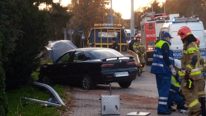 Tarnów Pijany kierowca ściął latarnię uliczną na Krakowskiej