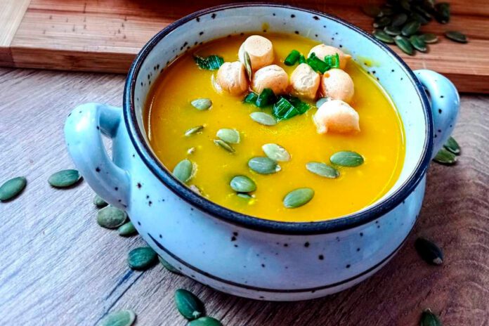 Zupa krem z dyni z cytryną i imbirem