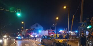 Samochód wjechał w grupę ludzi