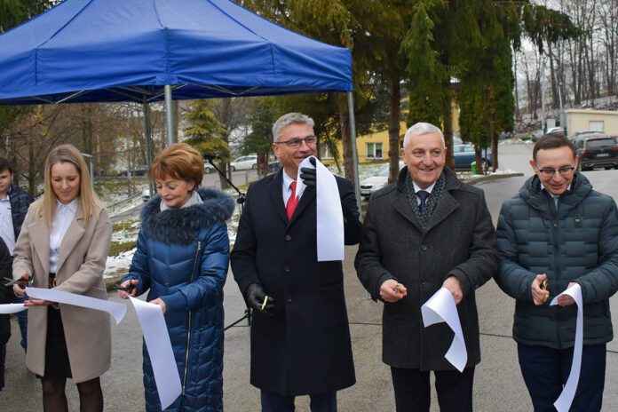 Otwarcie Domu Seniora i zakończenie termomodernizacji szkoły w gminie Ciężkowice