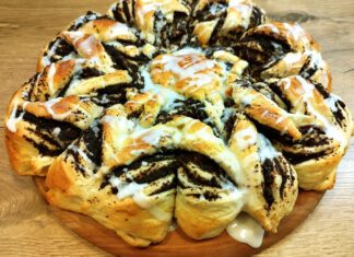 Drożdżowa gwiazda z makiem